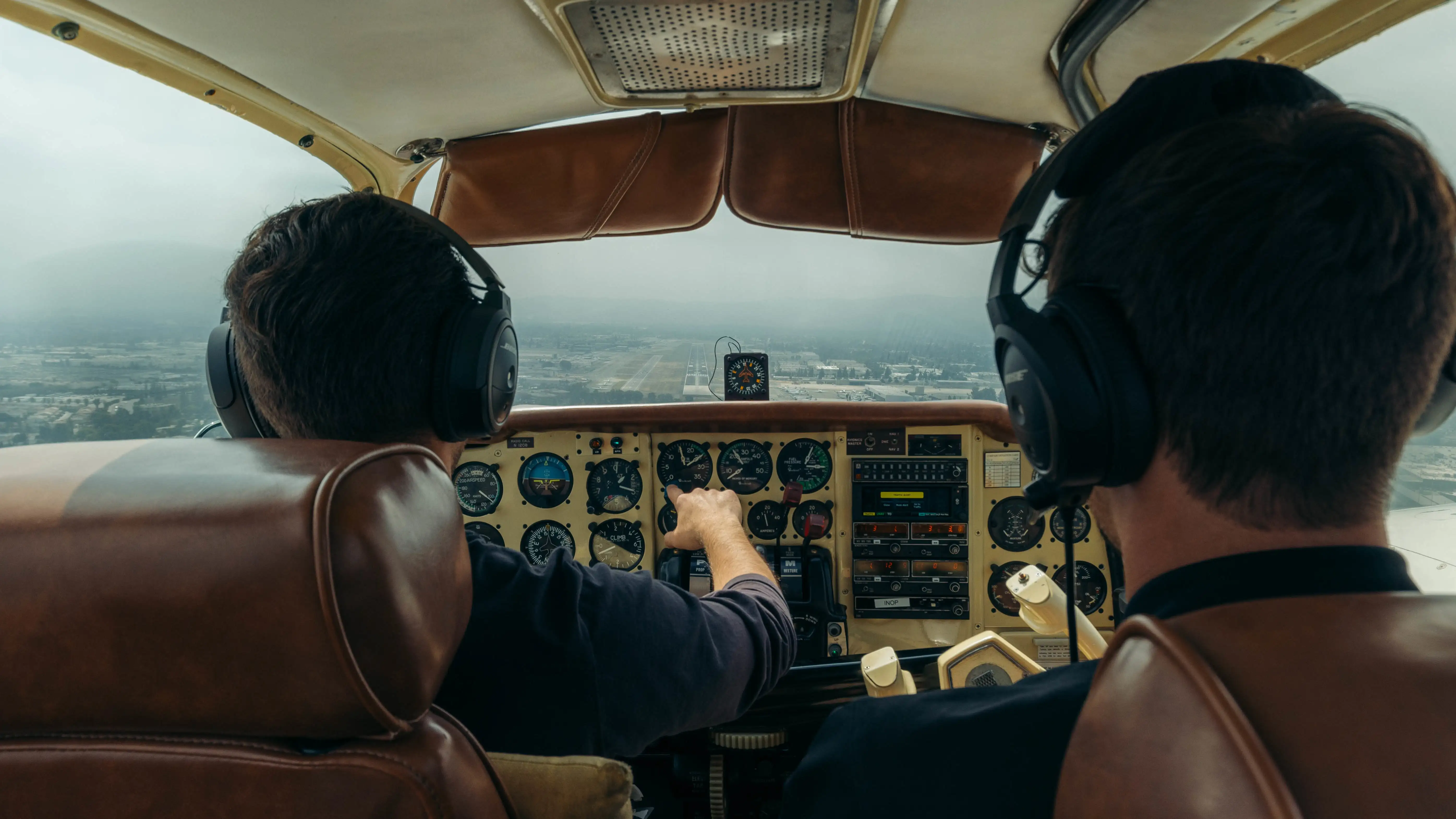 Pilot training on an aircraft with retractable gear